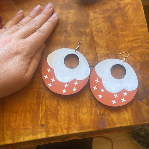 Handmade Native Leather earrings - Picture 2 of 3